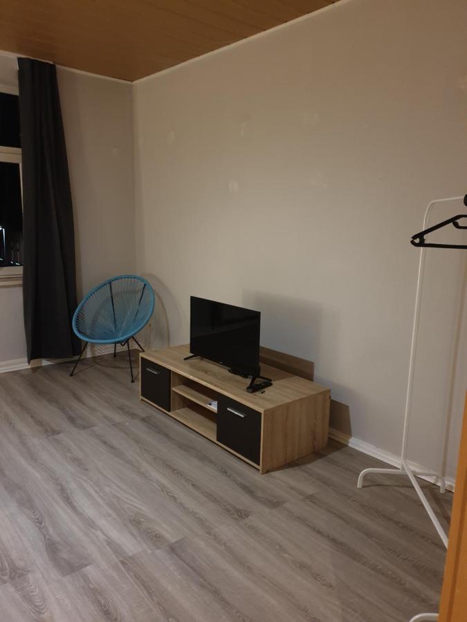 Fewo Nina 3 - Monteurwohnung Weißenfels Exteriör bild