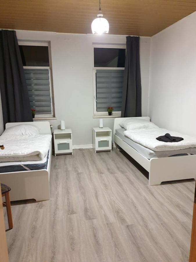 Fewo Nina 3 - Monteurwohnung Weißenfels Exteriör bild